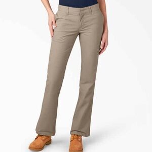 Dickies Women’s Slim Bootcut Twill Khaki Pants in Rinsed Desert Sand Size 34 Reg